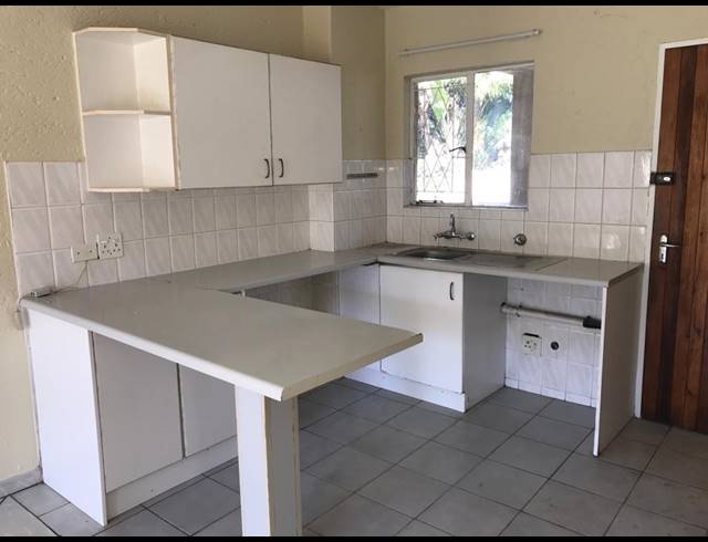 2 BEDROOM TOWNHOUSE RENTED IN GLEN MARAIS